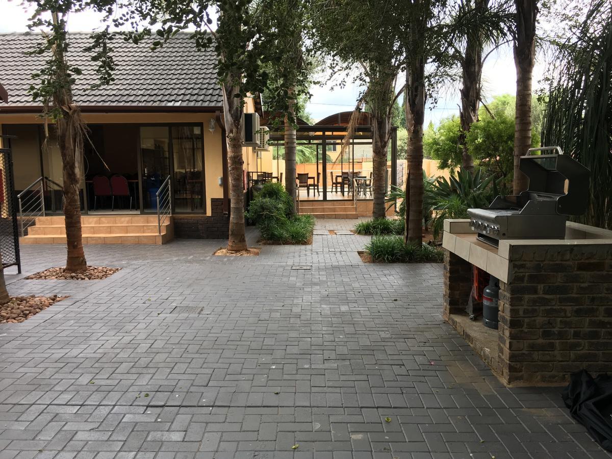 Riverton Manor Centurion Eksteriør billede