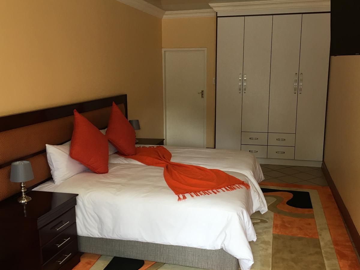 Riverton Manor Centurion Eksteriør billede